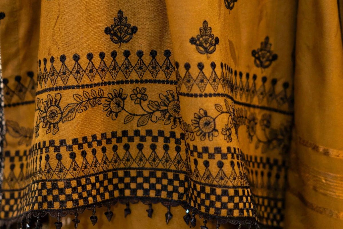Zarashahjhan — Mustard & Black Embroidered Dhanak 3-Piece | VN-003