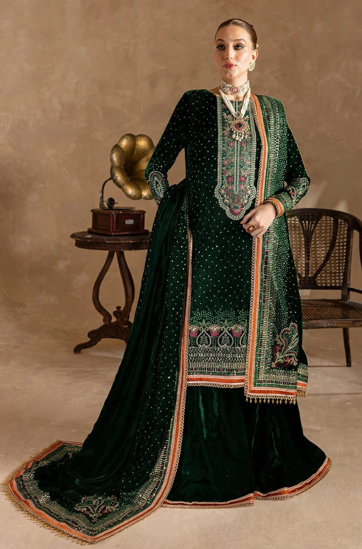 Deep Emerald Sequin Velvet 3-Piece | VN-015